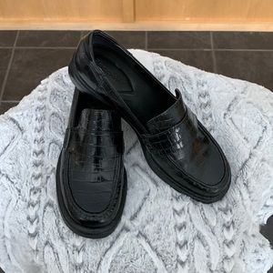 Brand new never worn outside tried on in house. Black Rockport loafers.
